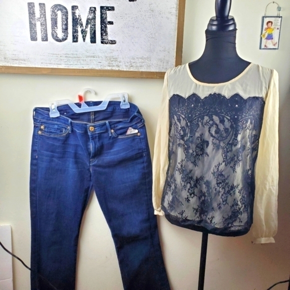 3/$15 Lace Chiffon blouse Size Small - Picture 6 of 7